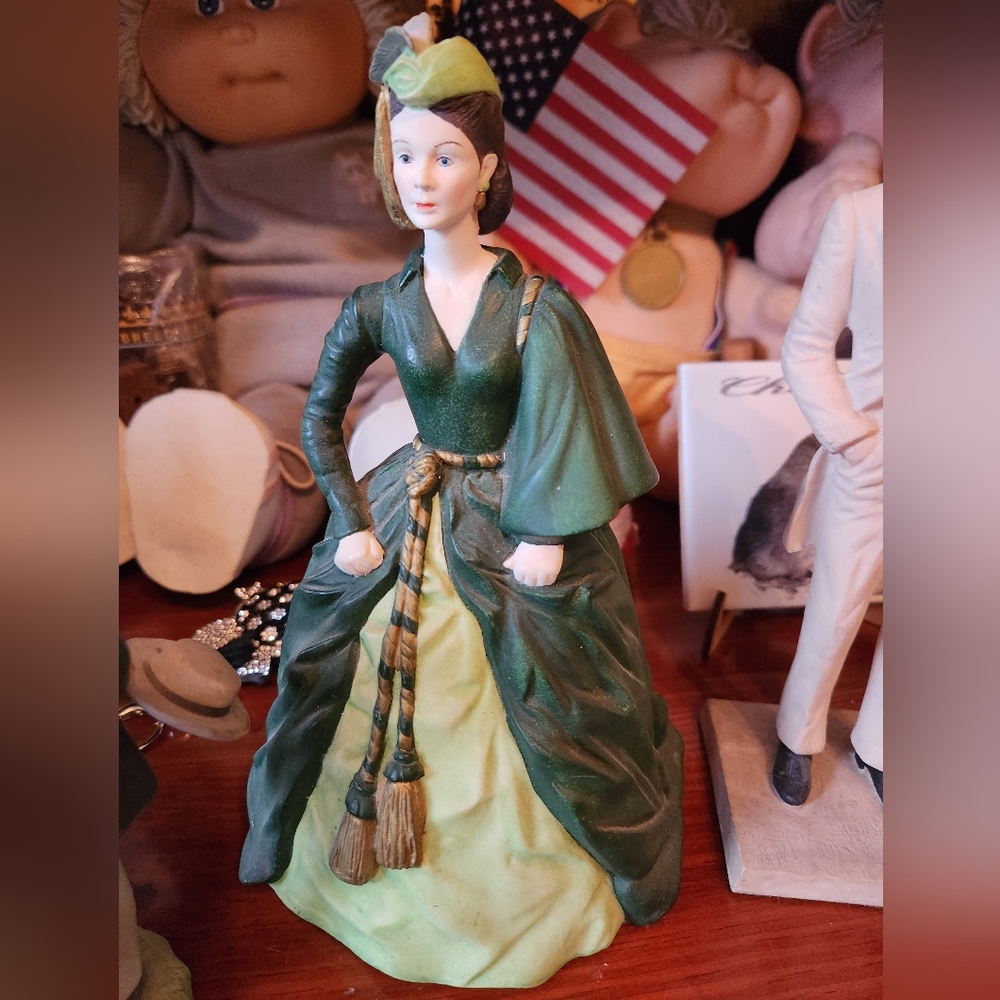 Gone with the wind figurines, cards, and phots - Picture 3 of 13